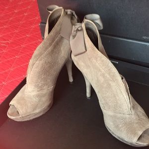 Vera Wang 6.5 leather upper leather lining